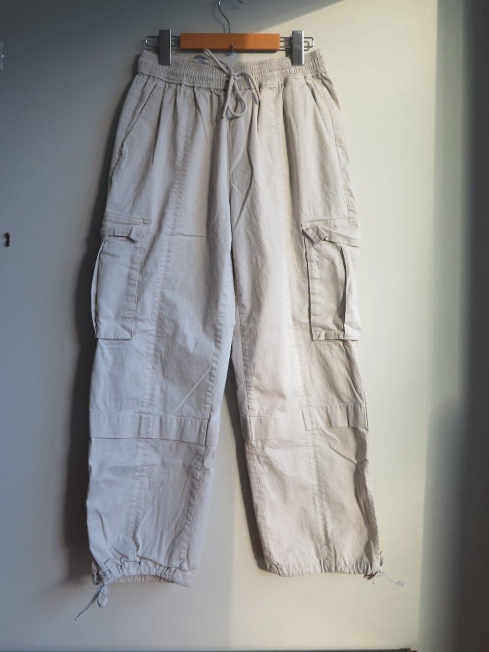 DE CUBA Luxe Basics Beige Cargo Pants | Utility Parachute Joggers XS